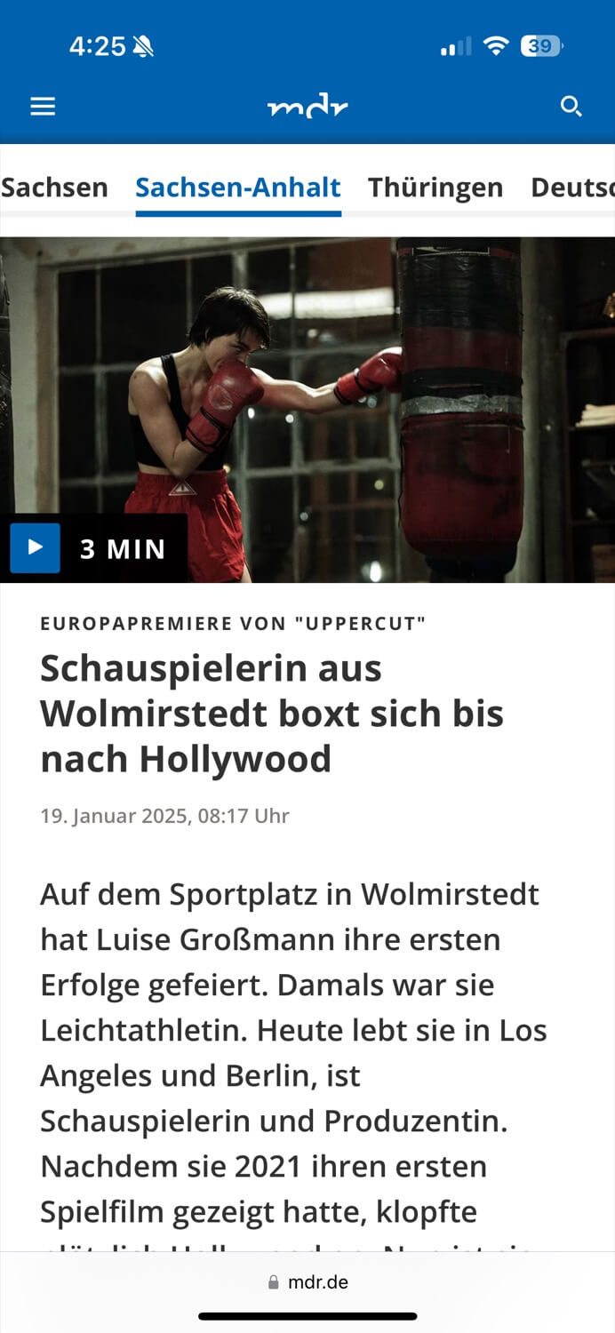 Screenshot of a positive review for UPPERCUT MOVIE in MDR